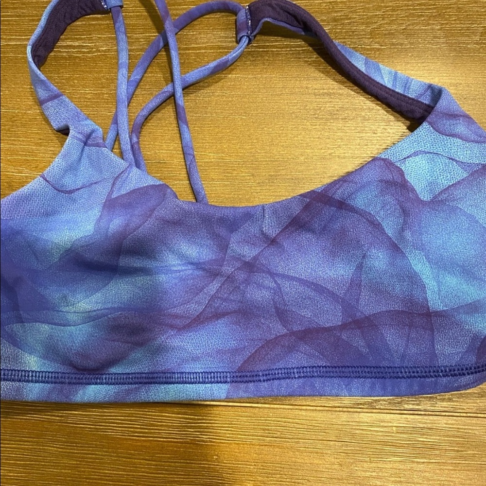 Lululemon sports bra